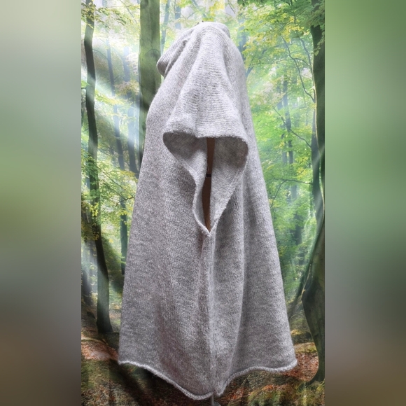 Women's Universal Thread Cozy Gray Turtleneck Sweater Poncho - Picture 5 of 15